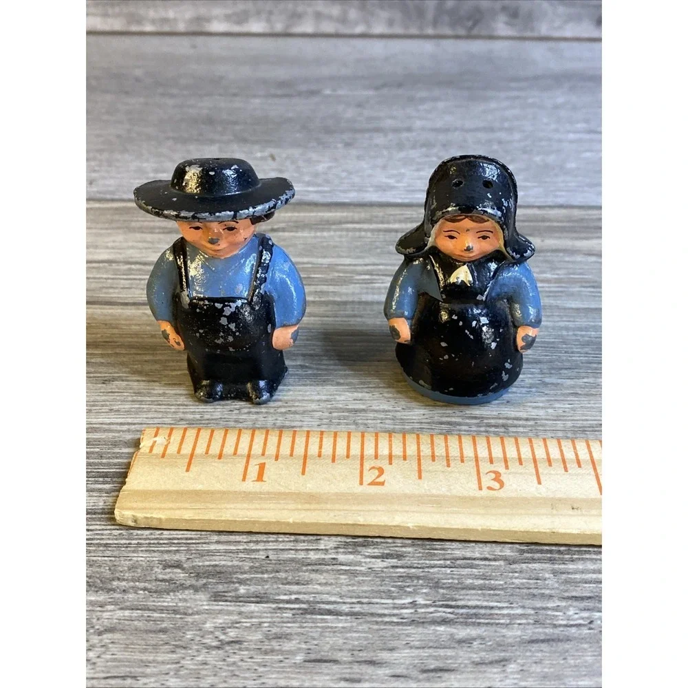 Amish Salt & Pepper Shakers Vintage Couple Farmers Cast Iron Wood Corks Blue Blk